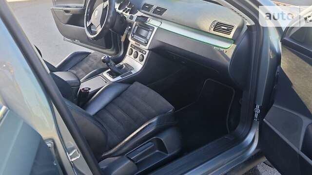 Серый Фольксваген Пассат, объемом двигателя 1.97 л и пробегом 234 тыс. км за 6800 $, фото 14 на Automoto.ua