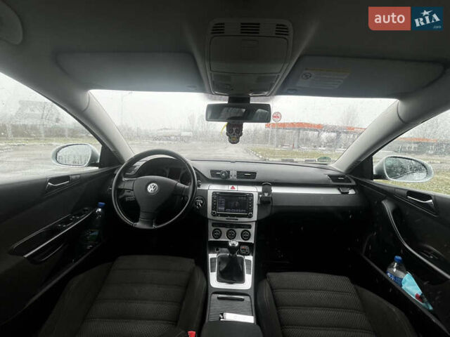 Сірий Фольксваген Пассат, об'ємом двигуна 1.97 л та пробігом 284 тис. км за 5700 $, фото 6 на Automoto.ua
