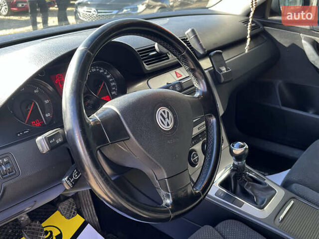 Сірий Фольксваген Пассат, об'ємом двигуна 1.97 л та пробігом 260 тис. км за 5999 $, фото 10 на Automoto.ua