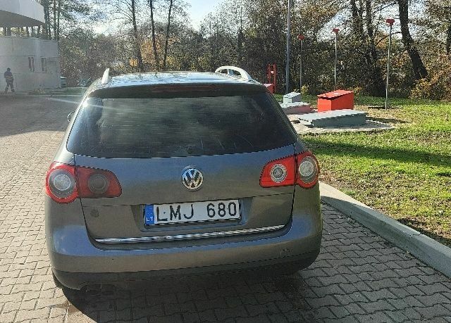 Сірий Фольксваген Пассат, об'ємом двигуна 2 л та пробігом 460 тис. км за 3210 $, фото 3 на Automoto.ua