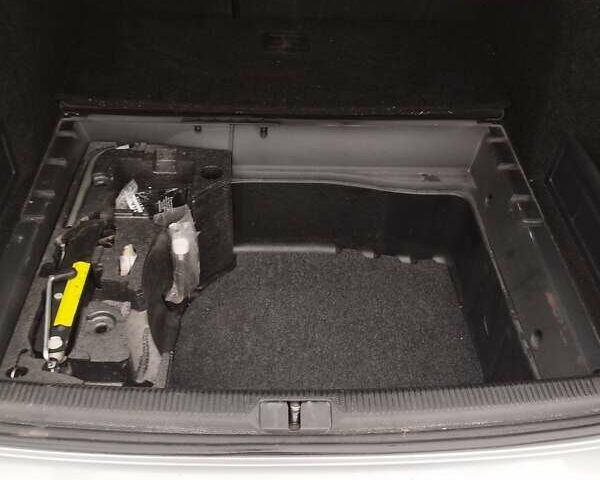 Серый Фольксваген Пассат, объемом двигателя 1.6 л и пробегом 243 тыс. км за 7800 $, фото 56 на Automoto.ua