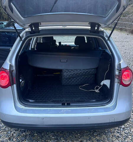 Серый Фольксваген Пассат, объемом двигателя 1.9 л и пробегом 300 тыс. км за 6000 $, фото 1 на Automoto.ua