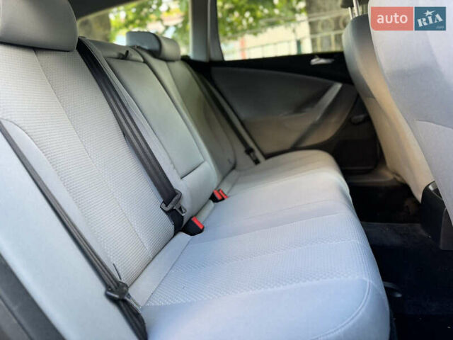 Фольксваген Пассат 2007 в Вознесенске на Automoto.ua Серый Фольксваген Пассат, объемом двигателя 1.6 л и пробегом 185 тыс. км за 6900 $, фото 19 на Automoto.ua