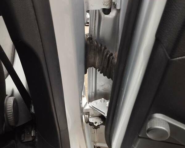 Серый Фольксваген Пассат, объемом двигателя 1.6 л и пробегом 243 тыс. км за 7800 $, фото 79 на Automoto.ua