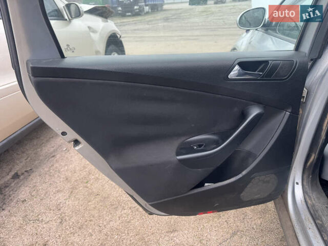 Серый Фольксваген Пассат, объемом двигателя 1.97 л и пробегом 200 тыс. км за 1600 $, фото 23 на Automoto.ua