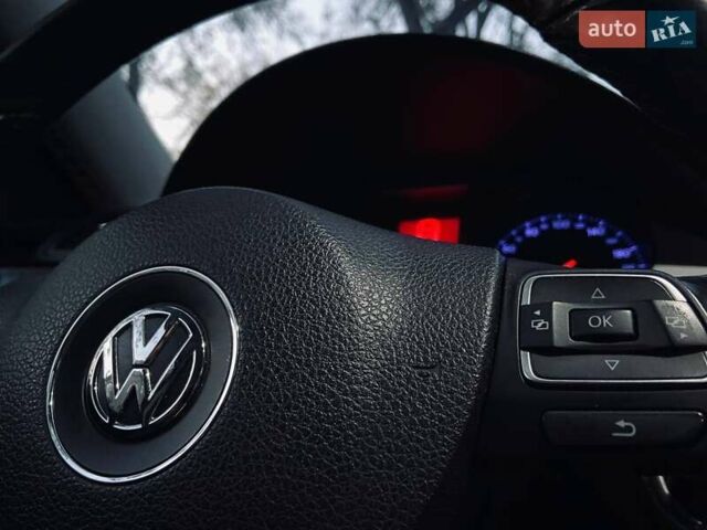 Серый Фольксваген Пассат, объемом двигателя 1.97 л и пробегом 295 тыс. км за 7999 $, фото 19 на Automoto.ua