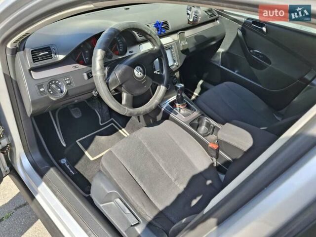 Серый Фольксваген Пассат, объемом двигателя 2 л и пробегом 218 тыс. км за 5300 $, фото 2 на Automoto.ua