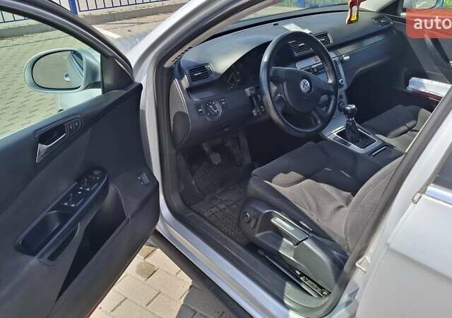 Серый Фольксваген Пассат, объемом двигателя 1.9 л и пробегом 406 тыс. км за 6500 $, фото 6 на Automoto.ua