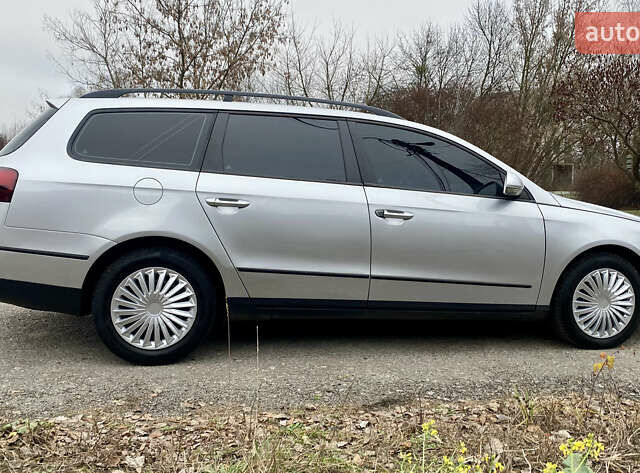 Сірий Фольксваген Пассат, об'ємом двигуна 1.6 л та пробігом 219 тис. км за 4900 $, фото 7 на Automoto.ua