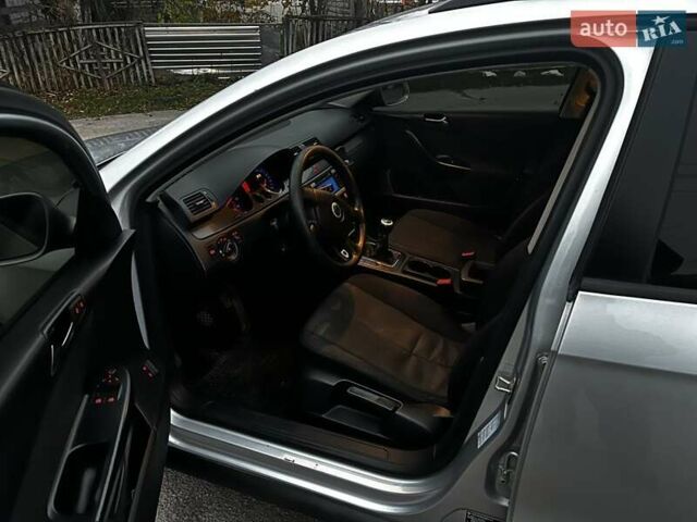 Серый Фольксваген Пассат, объемом двигателя 1.6 л и пробегом 227 тыс. км за 5200 $, фото 13 на Automoto.ua