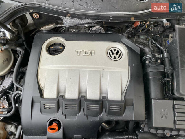 Сірий Фольксваген Пассат, об'ємом двигуна 2 л та пробігом 247 тис. км за 4599 $, фото 55 на Automoto.ua