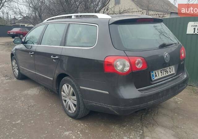 Серый Фольксваген Пассат, объемом двигателя 2 л и пробегом 310 тыс. км за 5800 $, фото 1 на Automoto.ua