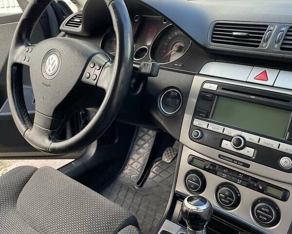 Серый Фольксваген Пассат, объемом двигателя 1.97 л и пробегом 320 тыс. км за 6000 $, фото 23 на Automoto.ua