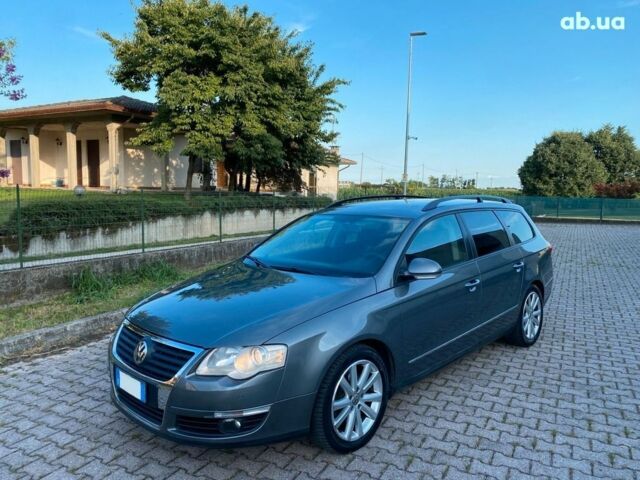 Серый Фольксваген Пассат, объемом двигателя 2 л и пробегом 261 тыс. км за 1500 $, фото 1 на Automoto.ua