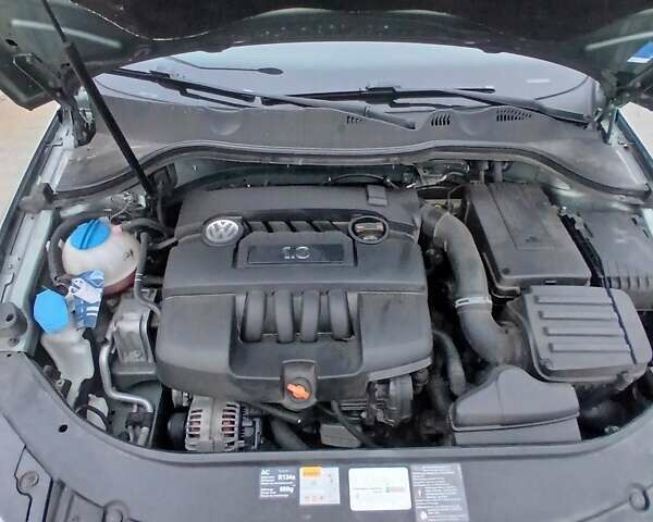 Серый Фольксваген Пассат, объемом двигателя 1.6 л и пробегом 249 тыс. км за 6650 $, фото 3 на Automoto.ua