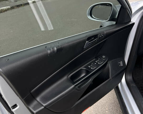 Сірий Фольксваген Пассат, об'ємом двигуна 1.97 л та пробігом 319 тис. км за 6999 $, фото 13 на Automoto.ua