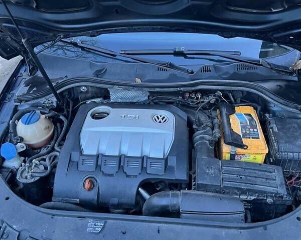 Серый Фольксваген Пассат, объемом двигателя 1.97 л и пробегом 281 тыс. км за 5200 $, фото 3 на Automoto.ua