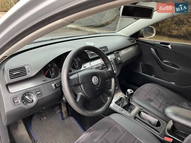 Серый Фольксваген Пассат, объемом двигателя 1.97 л и пробегом 285 тыс. км за 5800 $, фото 23 на Automoto.ua