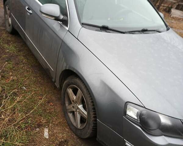 Серый Фольксваген Пассат, объемом двигателя 2 л и пробегом 251 тыс. км за 6900 $, фото 2 на Automoto.ua