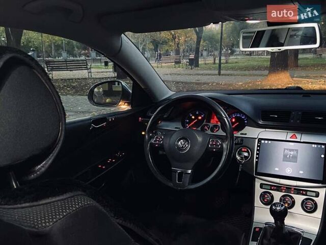 Серый Фольксваген Пассат, объемом двигателя 1.97 л и пробегом 295 тыс. км за 7999 $, фото 21 на Automoto.ua