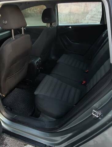 Серый Фольксваген Пассат, объемом двигателя 1.97 л и пробегом 295 тыс. км за 5800 $, фото 7 на Automoto.ua