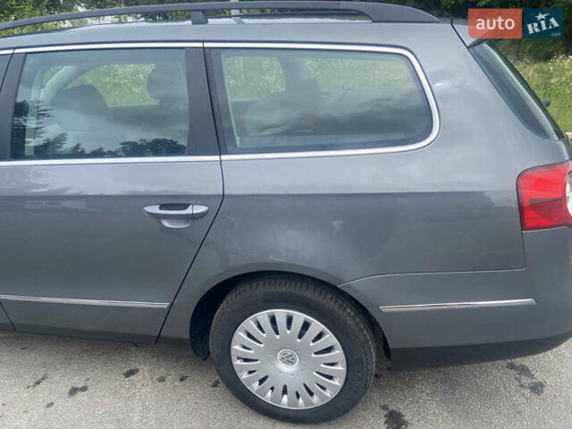 Серый Фольксваген Пассат, объемом двигателя 2 л и пробегом 254 тыс. км за 6200 $, фото 1 на Automoto.ua