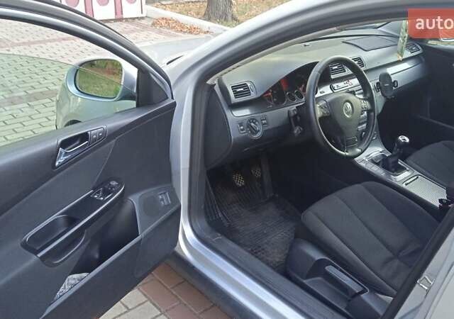 Фольксваген Пассат 2007 у Измаиле на Automoto.ua Сірий Фольксваген Пассат, об'ємом двигуна 1.97 л та пробігом 412 тис. км за 5000 $, фото 2 на Automoto.ua