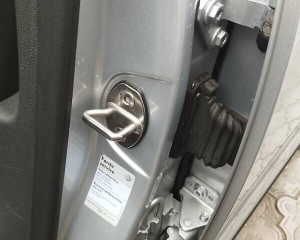 Серый Фольксваген Пассат, объемом двигателя 1.6 л и пробегом 243 тыс. км за 7800 $, фото 87 на Automoto.ua