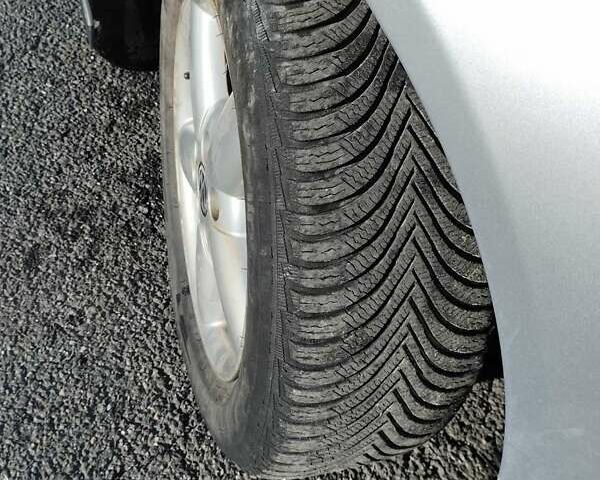 Серый Фольксваген Пассат, объемом двигателя 1.97 л и пробегом 232 тыс. км за 5850 $, фото 2 на Automoto.ua