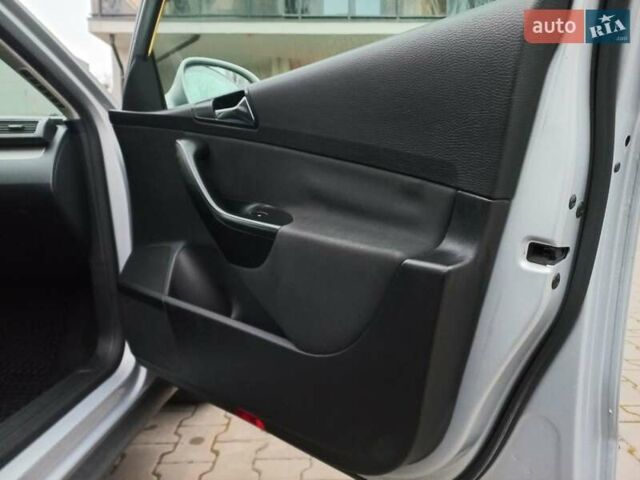 Серый Фольксваген Пассат, объемом двигателя 2 л и пробегом 312 тыс. км за 6700 $, фото 12 на Automoto.ua