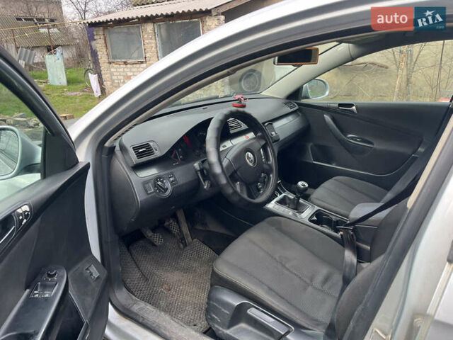 Сірий Фольксваген Пассат, об'ємом двигуна 1.9 л та пробігом 200 тис. км за 1700 $, фото 4 на Automoto.ua