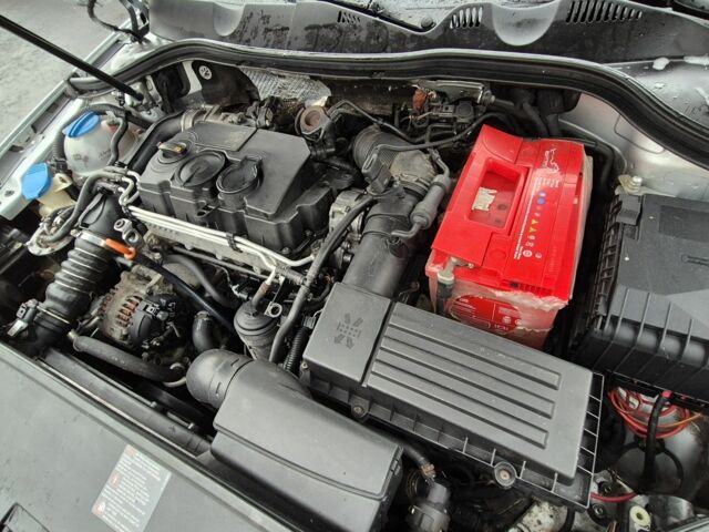 Сірий Фольксваген Пассат, об'ємом двигуна 2 л та пробігом 198 тис. км за 5400 $, фото 7 на Automoto.ua