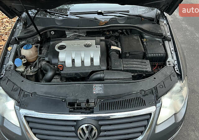 Серый Фольксваген Пассат, объемом двигателя 2 л и пробегом 326 тыс. км за 7300 $, фото 10 на Automoto.ua