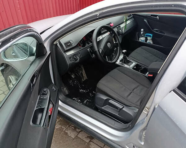 Серый Фольксваген Пассат, объемом двигателя 1.9 л и пробегом 445 тыс. км за 4650 $, фото 11 на Automoto.ua