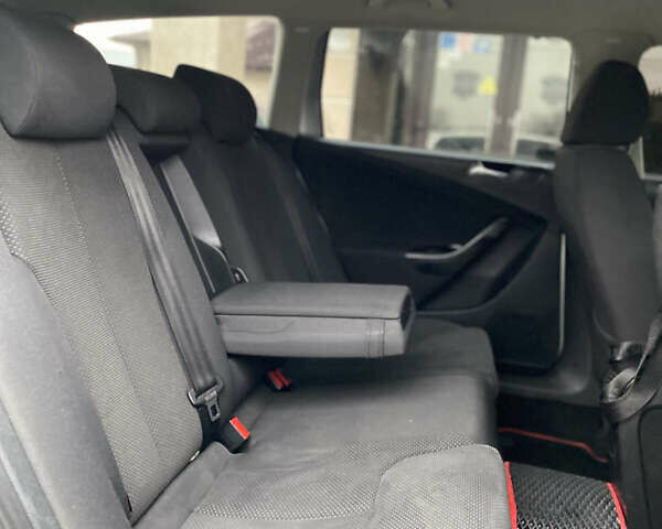 Сірий Фольксваген Пассат, об'ємом двигуна 2 л та пробігом 247 тис. км за 4599 $, фото 40 на Automoto.ua