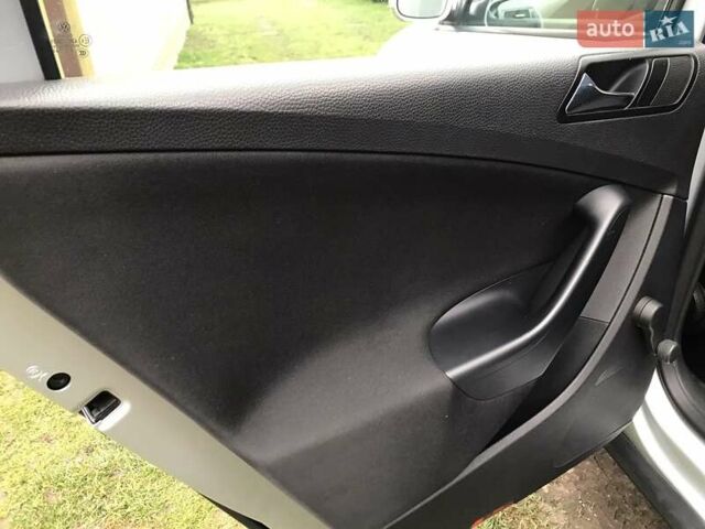 Серый Фольксваген Пассат, объемом двигателя 1.97 л и пробегом 266 тыс. км за 6500 $, фото 13 на Automoto.ua