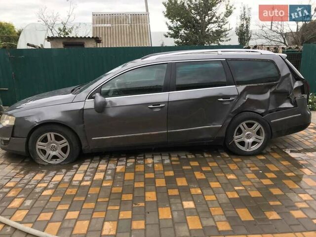 Серый Фольксваген Пассат, объемом двигателя 1.97 л и пробегом 180 тыс. км за 2300 $, фото 4 на Automoto.ua