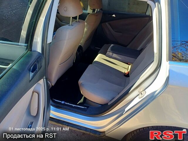 Серый Фольксваген Пассат, объемом двигателя 2 л и пробегом 270 тыс. км за 5888 $, фото 8 на Automoto.ua