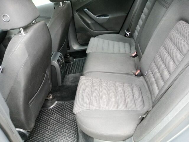 Сірий Фольксваген Пассат, об'ємом двигуна 2 л та пробігом 208 тис. км за 4900 $, фото 10 на Automoto.ua