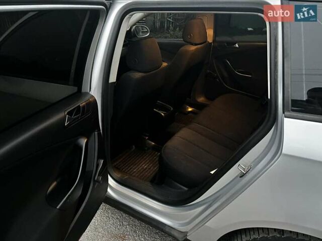 Серый Фольксваген Пассат, объемом двигателя 1.6 л и пробегом 227 тыс. км за 5200 $, фото 14 на Automoto.ua