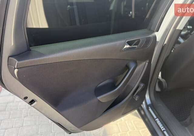 Сірий Фольксваген Пассат, об'ємом двигуна 1.6 л та пробігом 253 тис. км за 6300 $, фото 13 на Automoto.ua