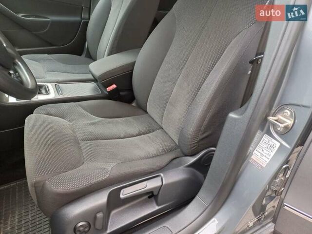 Сірий Фольксваген Пассат, об'ємом двигуна 1.6 л та пробігом 188 тис. км за 7700 $, фото 7 на Automoto.ua