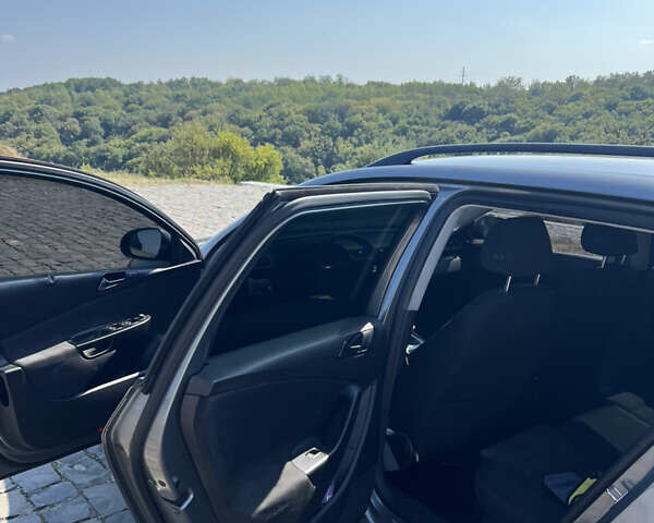 Сірий Фольксваген Пассат, об'ємом двигуна 2 л та пробігом 237 тис. км за 6500 $, фото 10 на Automoto.ua