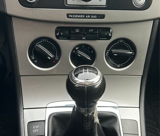 Серый Фольксваген Пассат, объемом двигателя 2 л и пробегом 225 тыс. км за 5700 $, фото 7 на Automoto.ua