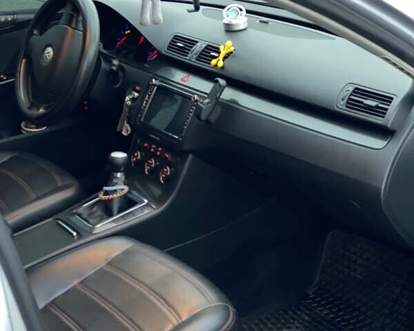 Серый Фольксваген Пассат, объемом двигателя 1.6 л и пробегом 272 тыс. км за 5300 $, фото 6 на Automoto.ua