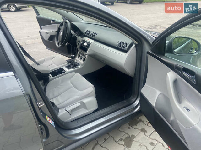 Серый Фольксваген Пассат, объемом двигателя 2 л и пробегом 254 тыс. км за 6200 $, фото 8 на Automoto.ua