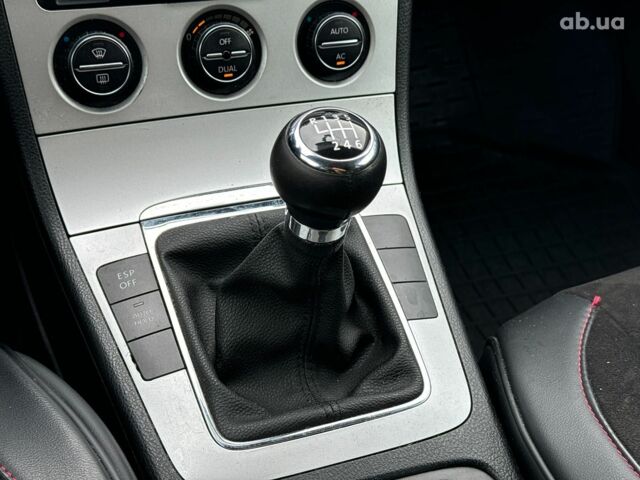 Серый Фольксваген Пассат, объемом двигателя 1.8 л и пробегом 292 тыс. км за 8740 $, фото 28 на Automoto.ua