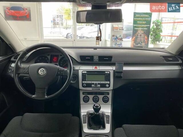 Сірий Фольксваген Пассат, об'ємом двигуна 1.8 л та пробігом 198 тис. км за 7490 $, фото 25 на Automoto.ua