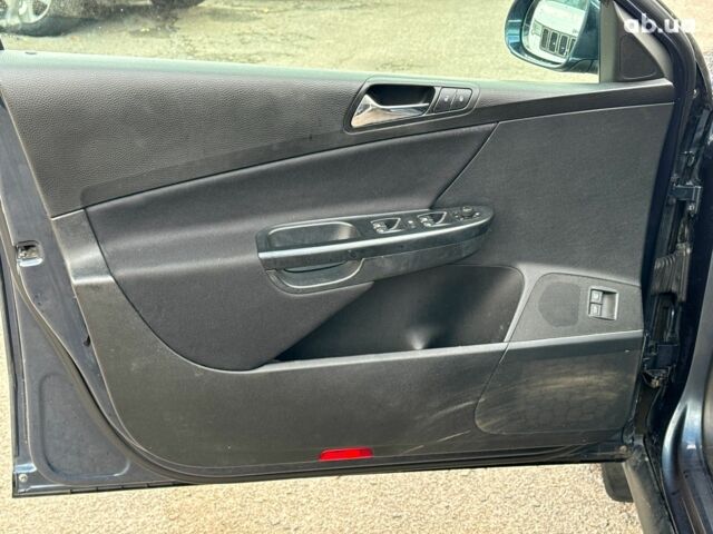 Серый Фольксваген Пассат, объемом двигателя 1.8 л и пробегом 292 тыс. км за 8740 $, фото 10 на Automoto.ua