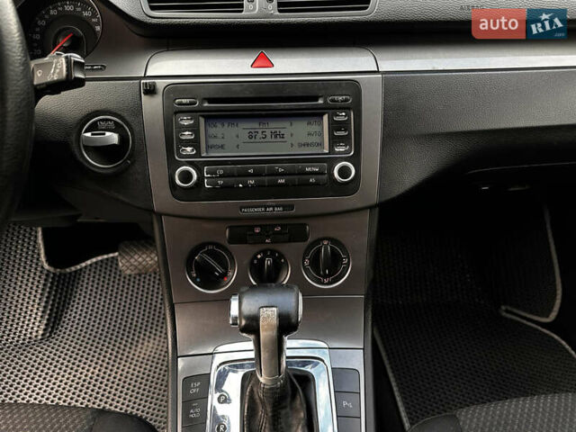 Серый Фольксваген Пассат, объемом двигателя 1.97 л и пробегом 349 тыс. км за 4850 $, фото 31 на Automoto.ua